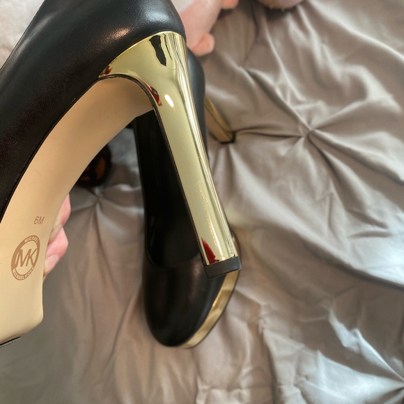 Michael kors, Chantal platform pump size 6 - Picture 7 of 11